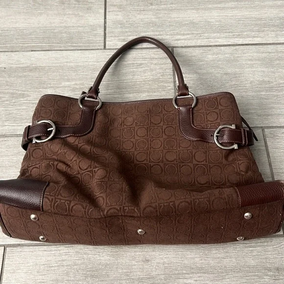 Ferragamo Gancini Brown Canvas Tote Bag w/leather details - Picture 7 of 17